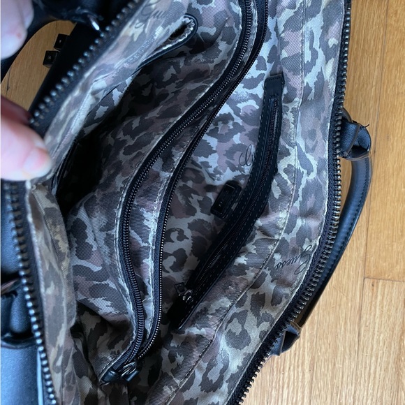 Guess Black Leather Handbag. Great Condition. - Picture 6 of 12